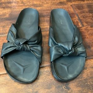 Cute Black Sandals Women’s Size 8